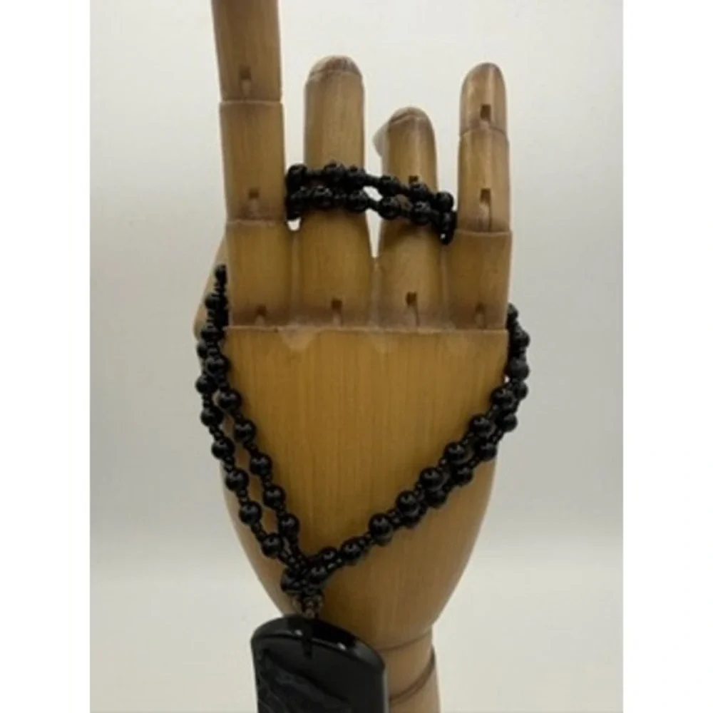 Unbranded Wolf Pendant Necklace Unisex OS Black Excellent Carved Beaded Dog Tag